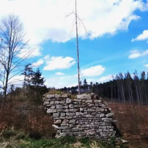 Zřícenina Štamberku a zatopený lom - Vysočina s dětmi