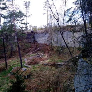 Zřícenina Štamberku a zatopený lom - Vysočina s dětmi