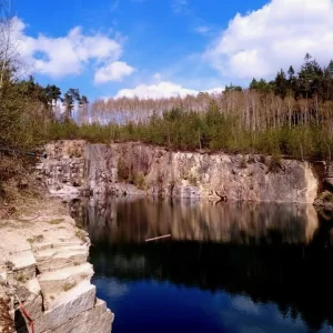 Zřícenina Štamberku a zatopený lom - Vysočina s dětmi