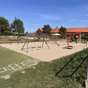 Za humny je Vodní dům a zámek Zruč - Vysočina s dětmi