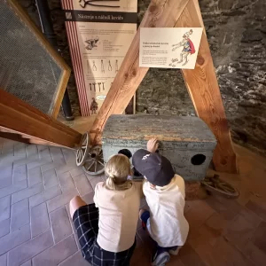 Za humny je Vodní dům a zámek Zruč - Vysočina s dětmi